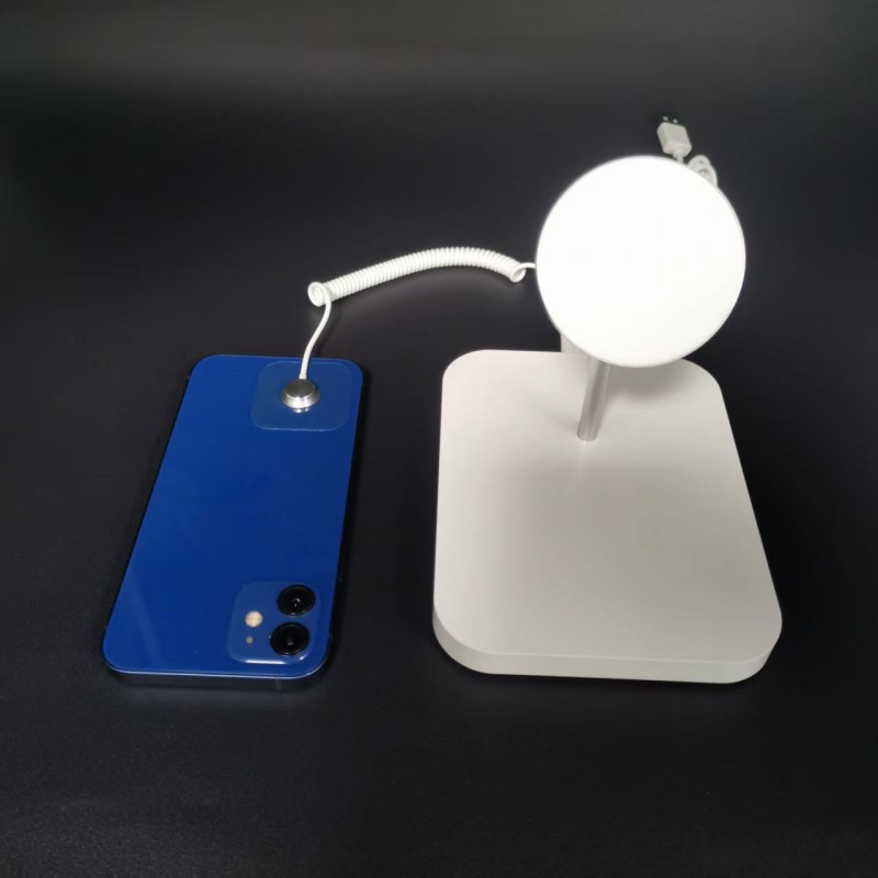 In Store Display of Mobile Ant - Controller Charging Stand 评论和价格